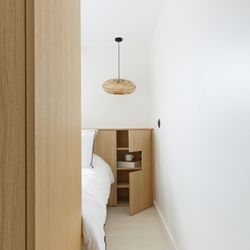 Fabrique d'Espace - Suite parentale, chevet et tête de lit en chêne sur mesure. Chambre.