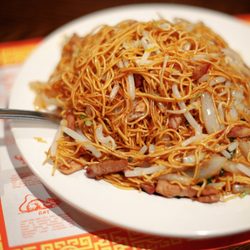 Chen's Garden - pork lo mein