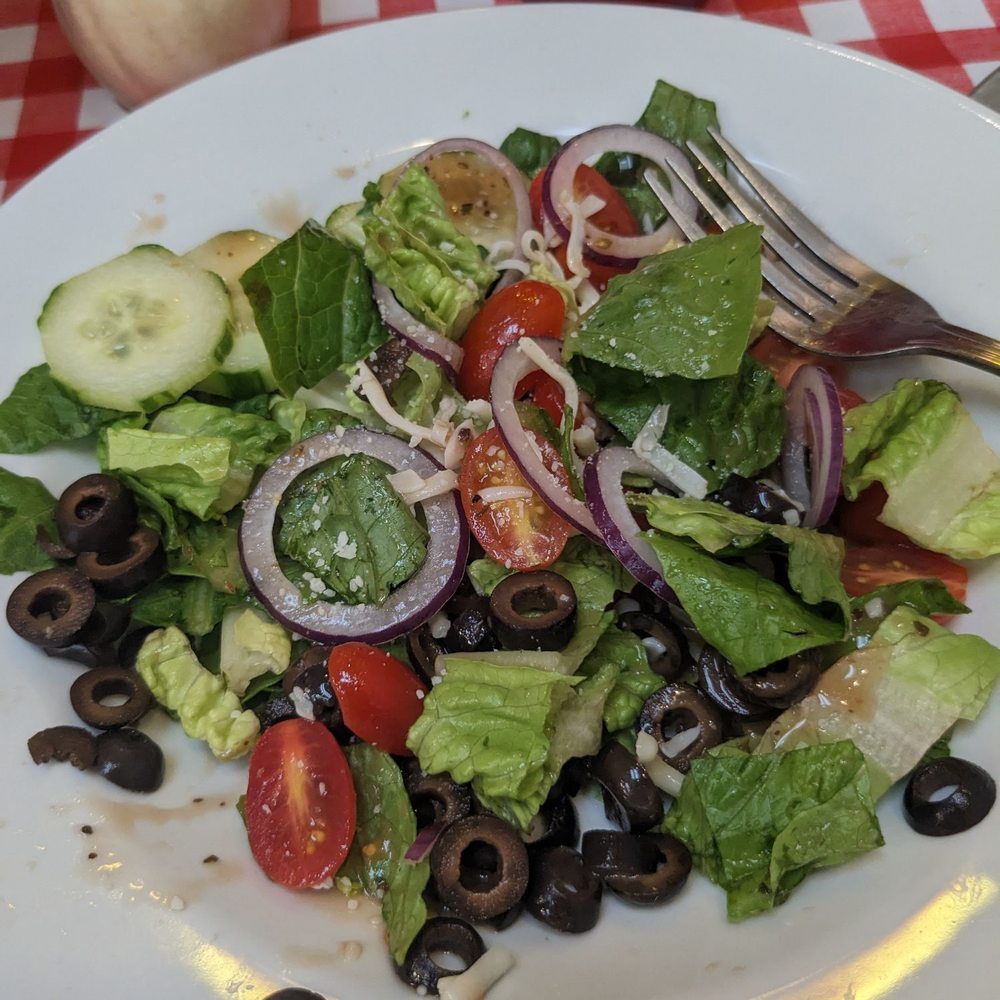 La Pizzeria - House salad - Pizza Near Me - Bluffton, South Carolina La Pizzeria - House salad - Pizza Near Me - Bluffton, South Carolina