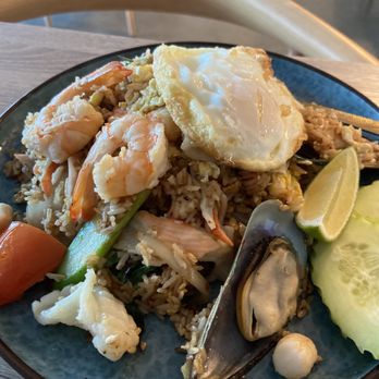 Rim Talay - Rim Talay fried rice with seafood - Thai Near Me - Long Beach, California Rim Talay - Rim Talay fried rice with seafood - Thai Near Me - Long Beach, California