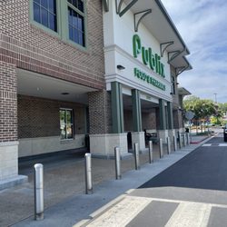 Publix - Outside