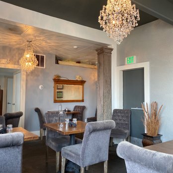 Le Sel Bistro - Main dining area - Breakfast & Brunch Near Me - Tacoma, Washington