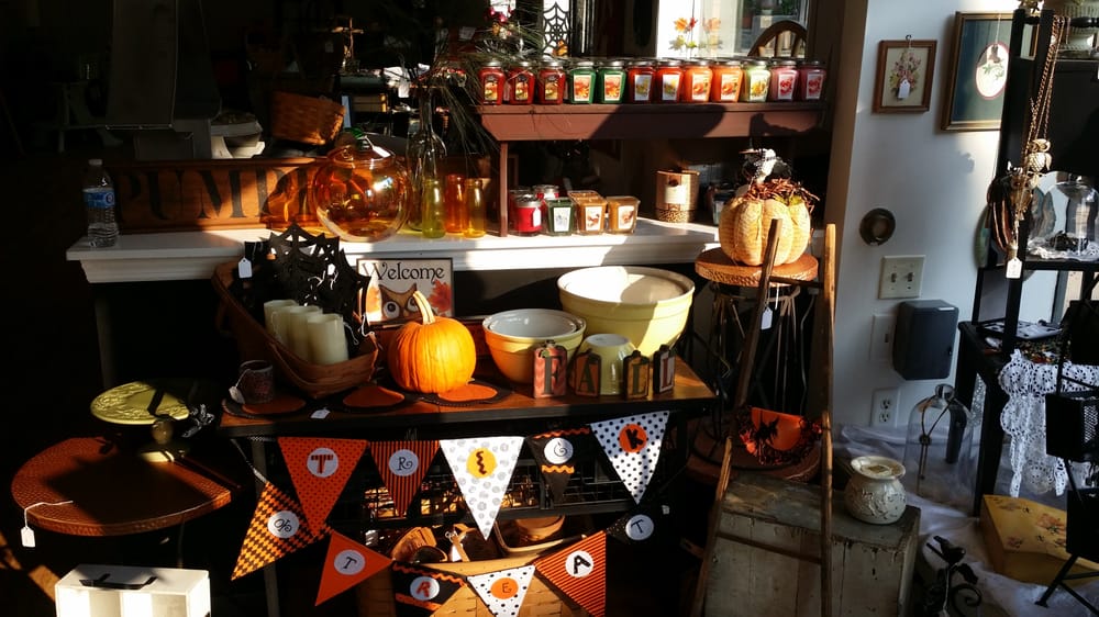 EMMA JEAN’S RELICS 930 5th Ave, Coraopolis, Pennsylvania Used