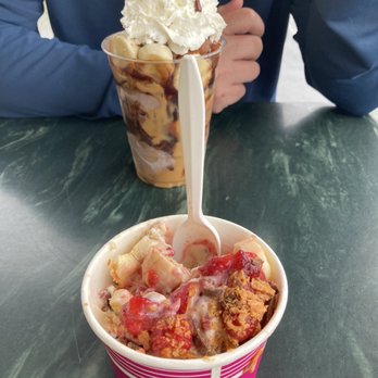 Uncle Al's Ice Cream - Two sundaes. - Ice Cream & Frozen Yogurt Near Me - Monroe, Connecticut
