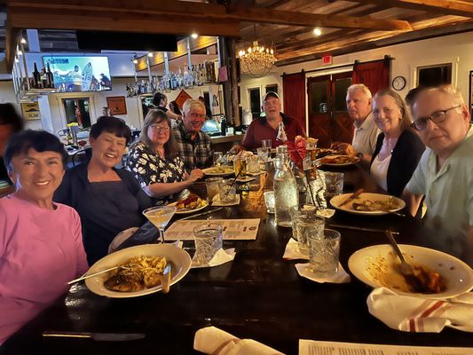 B’s Kitchen by null