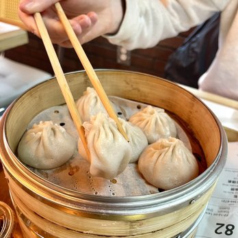Wu' s Shanghai Dumpling - Pork Steam Juicy Buns (6) - Shanghainese Near Me - Edison, New Jersey Wu' s Shanghai Dumpling - Pork Steam Juicy Buns (6) - Shanghainese Near Me - Edison, New Jersey