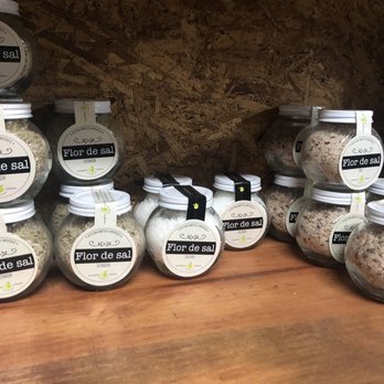 Campiña Urbana - Fancy salts for sale at the little store in the main entrance - Health Markets Near Me - Tijuana, BCN Campiña Urbana - Fancy salts for sale at the little store in the main entrance - Health Markets Near Me - Tijuana, BCN