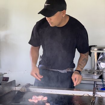 TeppanLegend - In action - Food Trucks Near Me - Kaneohe, Hawaii