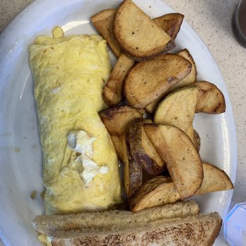 Chomper Cafe - Salmon omelet - Cafes Near Me - Hayden, Idaho