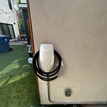 Filipi Electric - Tesla Wall charger Installs - Electricians Near Me - Reseda, California Filipi Electric - Tesla Wall charger Installs - Electricians Near Me - Reseda, California