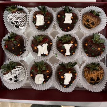 Chokolatta - Custom order of chocolate covered strawberries - Chocolatiers & Shops Near Me - North Hollywood, California Chokolatta - Custom order of chocolate covered strawberries - Chocolatiers & Shops Near Me - North Hollywood, California