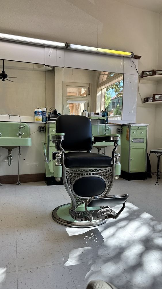 Burgess Barber Shop Logo