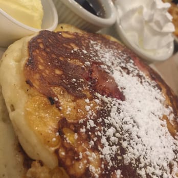 Bill's Cafe - Strawberry crunch pancakes - American Near Me - San Jose, California Bill's Cafe - Strawberry crunch pancakes - American Near Me - San Jose, California