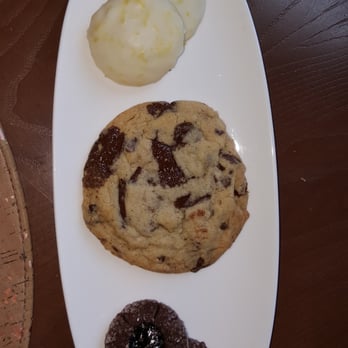 GIADA - Chef's choice cookie dessert.  Chocolate chip was as good as it looks. - Italian Near Me - Las Vegas, Nevada
