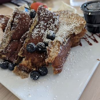 Belle's - Stuffed. French. Toast. - Cafes Near Me - Newport, Rhode Island