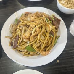 Mr Hui - N14. Combination Lo Mein