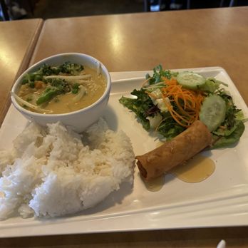Rim Talay Thai Cuisine - Yellow curry lunch special - Thai Near Me - Oceanside, California Rim Talay Thai Cuisine - Yellow curry lunch special - Thai Near Me - Oceanside, California