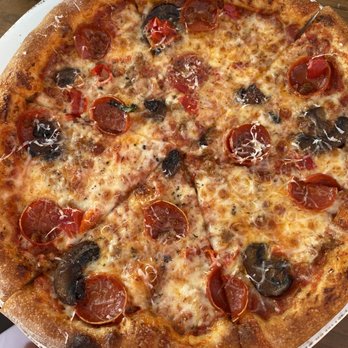 Bellingham Cider - Pizza Mushroom and Pep - Cideries Near Me - Bellingham, Washington Bellingham Cider - Pizza Mushroom and Pep - Cideries Near Me - Bellingham, Washington
