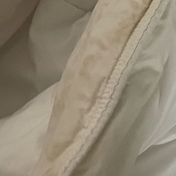 Comfort Suites - Close up of dirty comforter - Hotels Near Me - Southfield, Michigan