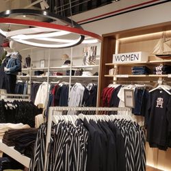 Tommy Hilfiger #68