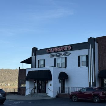 Capronis Restaurant and Bar - Tuscan Near Me - Maysville, Kentucky