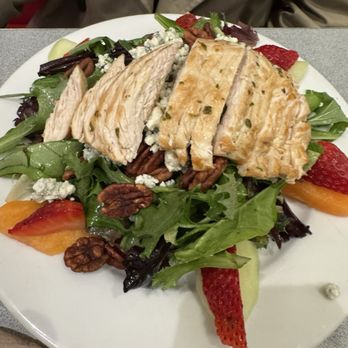 Jeffrey's Hamburgers - Signature Salad with Chicken - Burgers Near Me - San Mateo, California