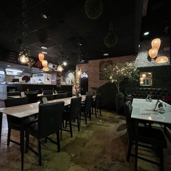 Petrini's San Diego - Interior - Italian Near Me - San Diego, California