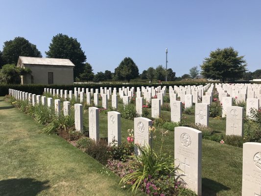 Bayeux War Cemetery by null