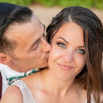 Simple Maui Wedding - Wedding Planning Near Me - Wailuku, Hawaii Simple Maui Wedding - Wedding Planning Near Me - Wailuku, Hawaii