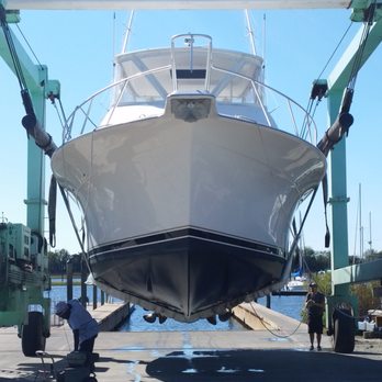 Zimmerman Marine - Hauling a boat at our Southport Yard. - Boat Repair Near Me - Cardinal, Virginia Zimmerman Marine - Hauling a boat at our Southport Yard. - Boat Repair Near Me - Cardinal, Virginia