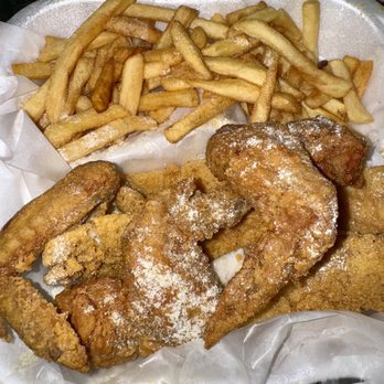 Snapper Fish & Chicken Mcnabb - Catfish and wings platters with fries - Pop-Up Restaurants Near Me - North Lauderdale, Florida