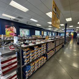 Clean aisle Clean aisle