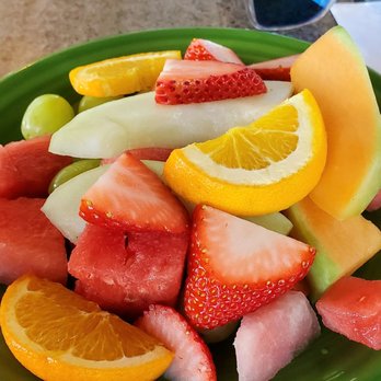 Maniac-Mikes Cafe - Super fresh and sweet fruit plate - New American Near Me - Upland, California