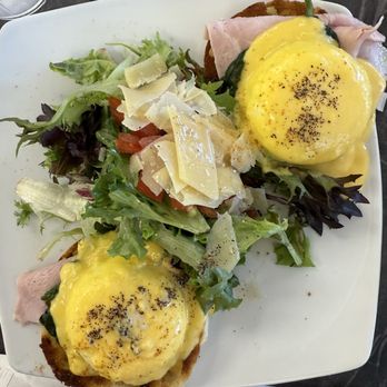 Rendez Vous Café - Incredible looking eggs benidict - Bakeries Near Me - Corona del Mar, California Rendez Vous Café - Incredible looking eggs benidict - Bakeries Near Me - Corona del Mar, California