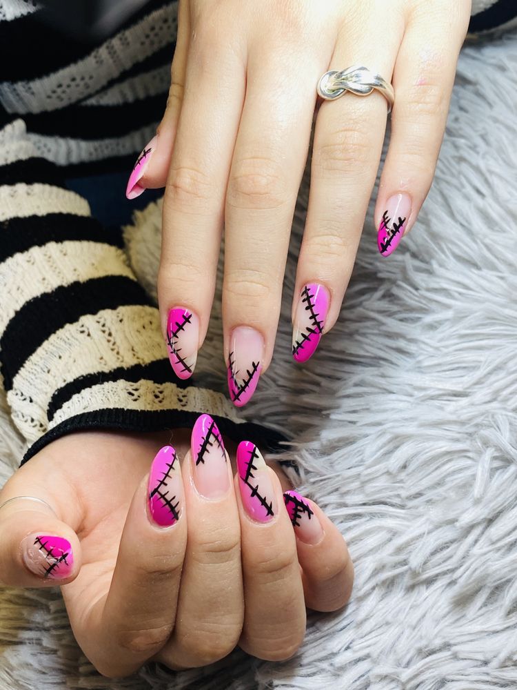 QUEEN BEE NAILS & SPA Updated September 2024 Request an Appointment