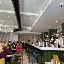 Tiarrés Brunch & Bistro - Indoors
