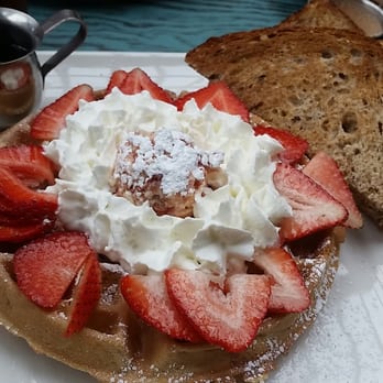 Café Hollander Hilldale - Sugar waffle - American Near Me - Madison, Wisconsin
