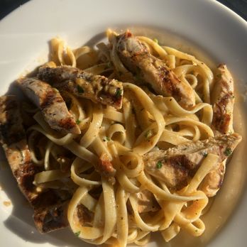 Three Italian Restaurant - Garlic Pasta - Italian Near Me - Fairfield, California Three Italian Restaurant - Garlic Pasta - Italian Near Me - Fairfield, California