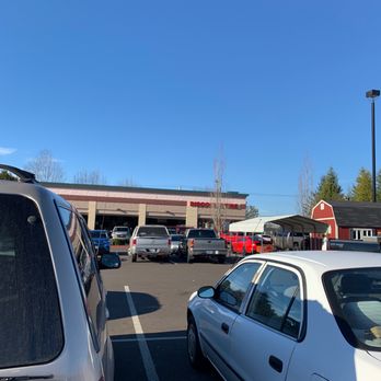 Discount Tire - Parking lot - Tires Near Me - Hillsboro, Oregon