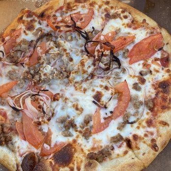Geraldi's - Personal size 10" pizza with sausage tomato and onion - Italian Near Me - Cassville, Missouri Geraldi's - Personal size 10" pizza with sausage tomato and onion - Italian Near Me - Cassville, Missouri