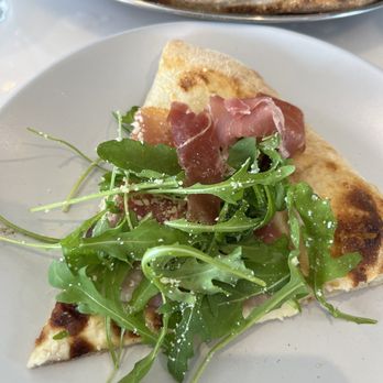 Marlow - prosciutto, arugula, lemon olive oil - Pizza Near Me - Makawao, Hawaii
