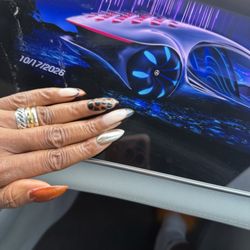 Nail Spa - Buffet style design...chrome, cat eye, design that blends different styles