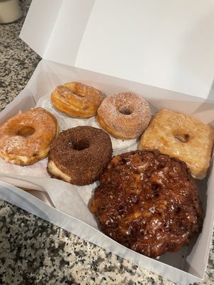 The Donut House by null