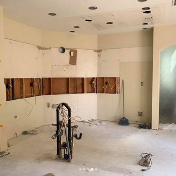 CG Construction and Painting - He completely gutted the kitchen. No simple repaints or changing cabinet doors only. - Painters Near Me CG Construction and Painting - He completely gutted the kitchen. No simple repaints or changing cabinet doors only. - Painters Near Me