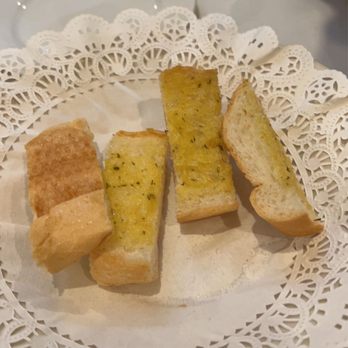 Dooky Chase's Restaurant - Complimentary garlic bread - Cajun/Creole Near Me - New Orleans, Louisiana