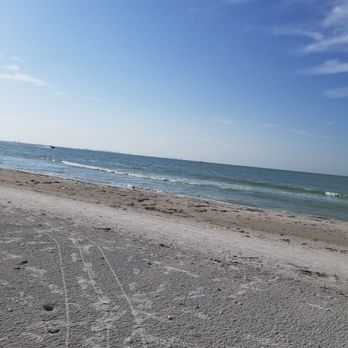 Gulfside Beach - Upper Gulf Side beach half way to the Lighthouse. - Beaches Near Me - Sanibel, Florida Gulfside Beach - Upper Gulf Side beach half way to the Lighthouse. - Beaches Near Me - Sanibel, Florida