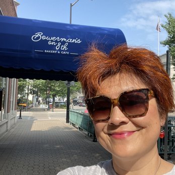 Bowerman's On 8th - Love this place!! BB Heaven! - Cafes Near Me - Holland, Michigan
