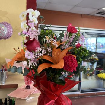 Aladdin Flowers - Chris and Eric set me up with a beautiful arrangement - Florists Near Me - Santa Ana, California Aladdin Flowers - Chris and Eric set me up with a beautiful arrangement - Florists Near Me - Santa Ana, California