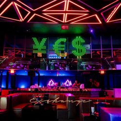 Main Floor / Nugget Bar