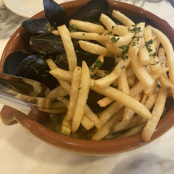 Botanico Waikiki - White Wine Steamed Mussels - Mediterranean Near Me - Honolulu, Hawaii Botanico Waikiki - White Wine Steamed Mussels - Mediterranean Near Me - Honolulu, Hawaii